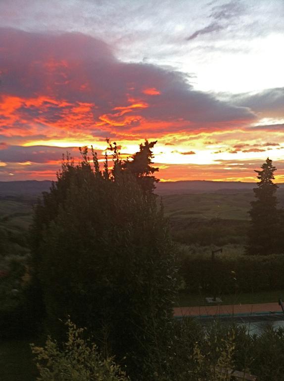 Podere Le Monache Монтайоне Екстериор снимка